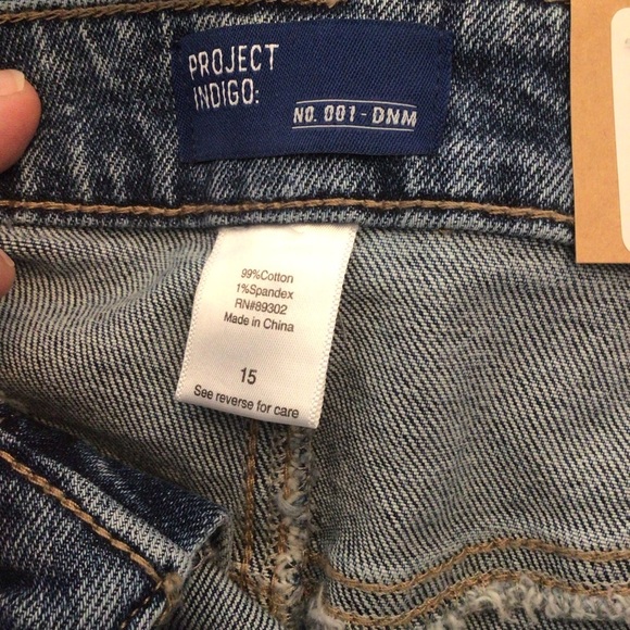 Project Indigo Juniors Medium Wash Mid-Rise 90’s Style Baggy Denim Shorts - Picture 7 of 9